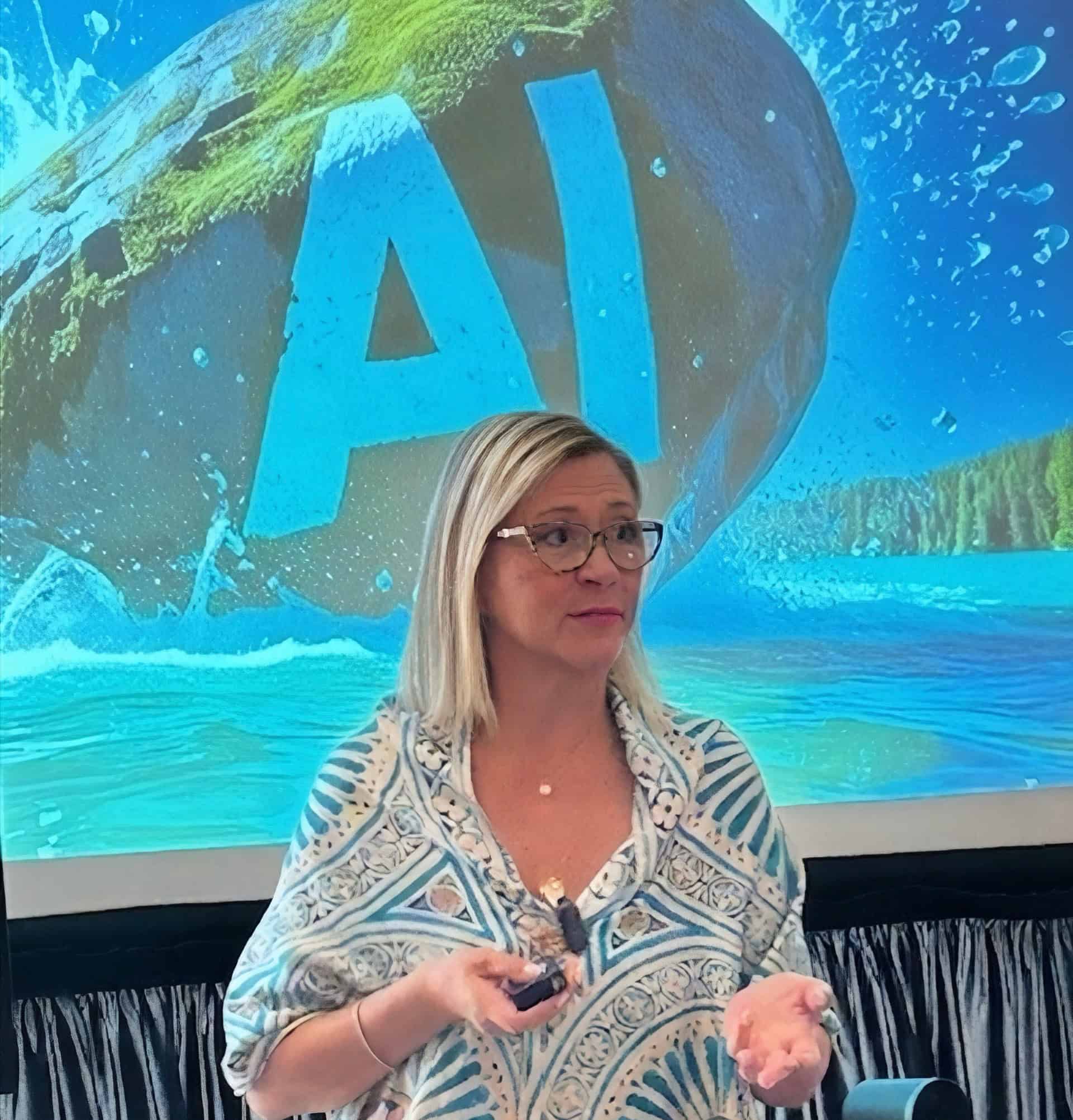 Cyndy McCollough as keynote speaker on AI in legal marketing